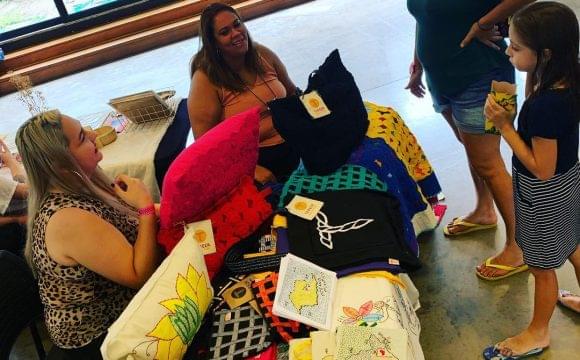 Bazar beneficente arrecada doações em troca de produtos Tereza Bazar beneficente arrecada doações em troca de produtos Tereza