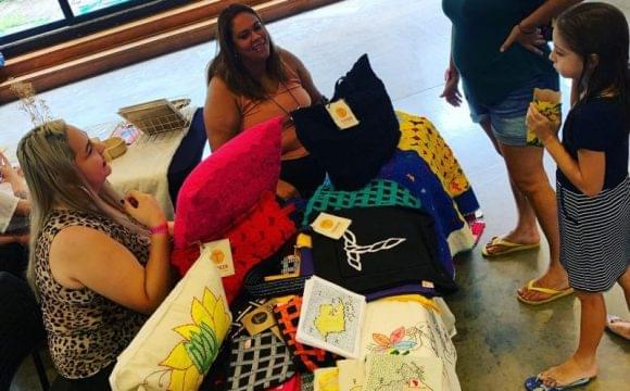 Bazar beneficente arrecada doações em troca de produtos Tereza Bazar beneficente arrecada doações em troca de produtos Tereza