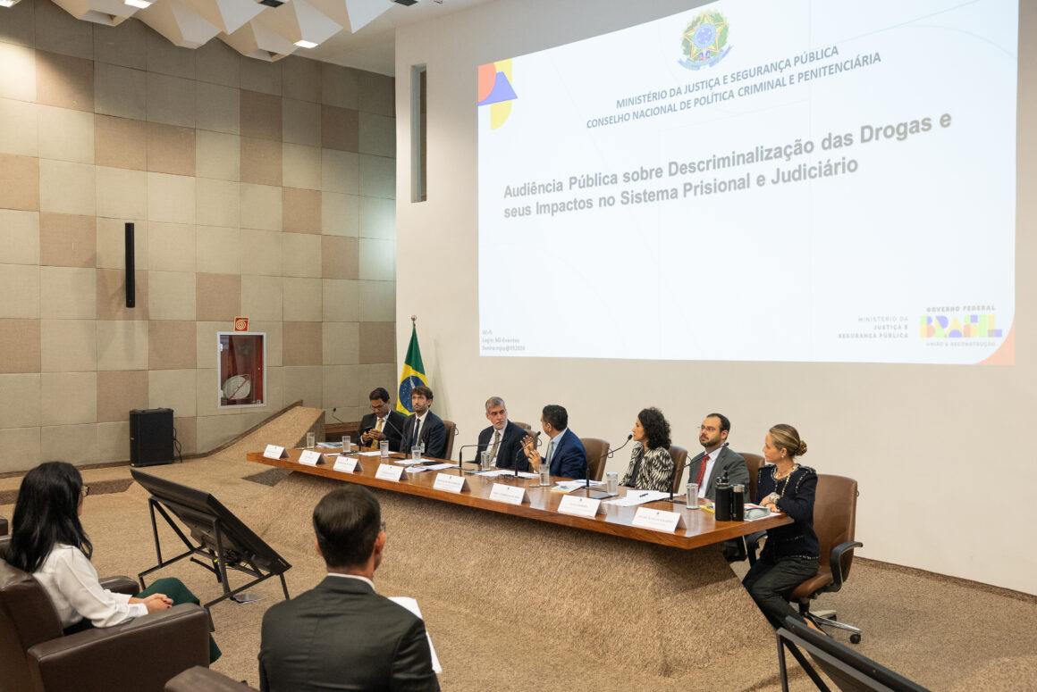 Joined by H360, public hearing debates drug policy and incarceration in Brasília
