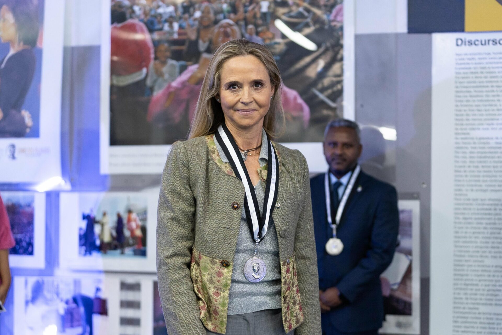 Patrícia Villela Marino is awarded the Afro-Brazilian Civic Merit Medal by Zumbi dos Palmares University