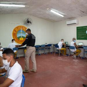 Homem preso é aprovado em Medicina na Paraíba e estuda com apoio do LAB360