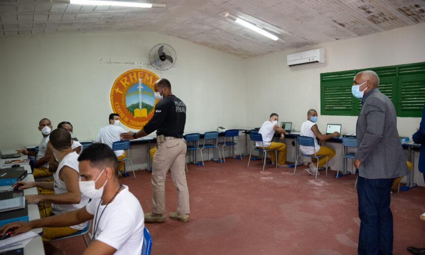 Man in prison is admitted to medical school in Paraíba and studies with the support of LAB360