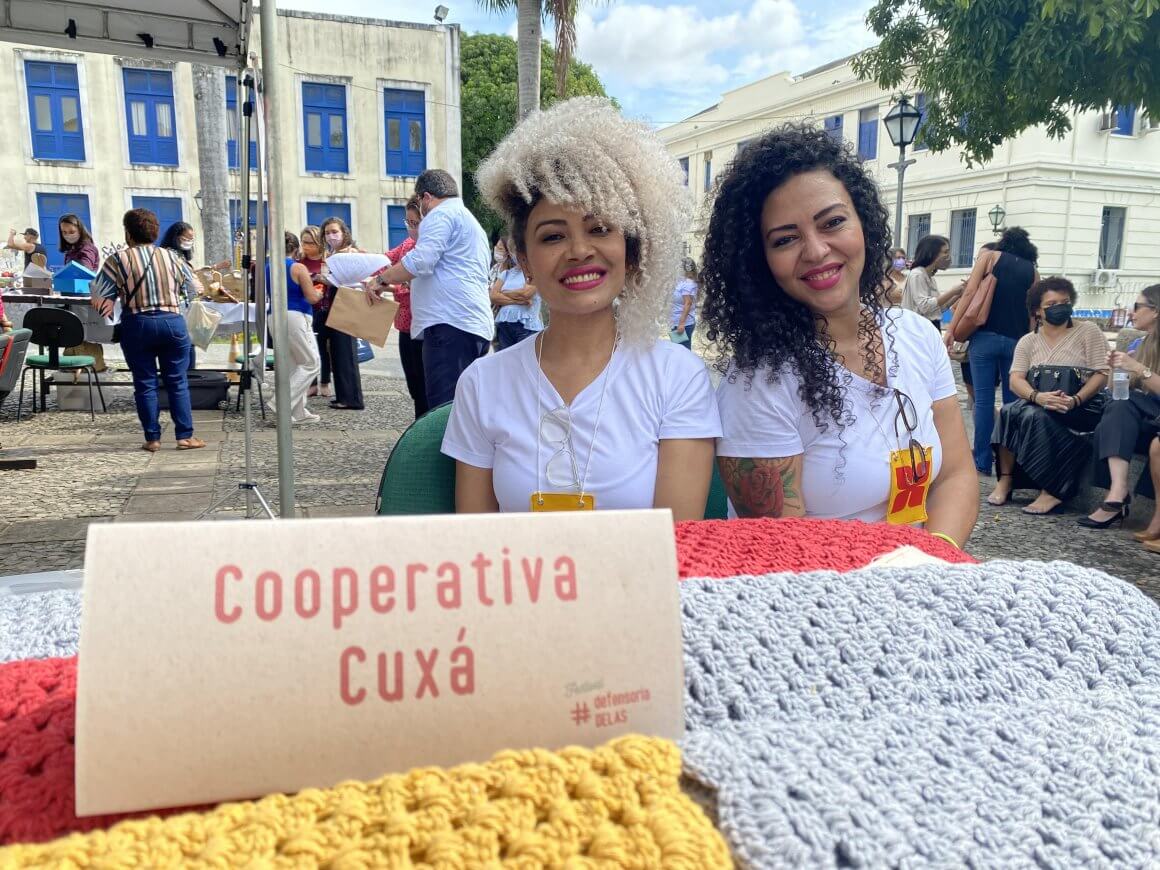 Cuxá Cooperative members working at the Maranhão Public Defender’s Office fair